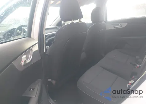 2024 Kia Forte Lxs z USA, uszkodzony, nr VIN 3KPF24AD5RE778053